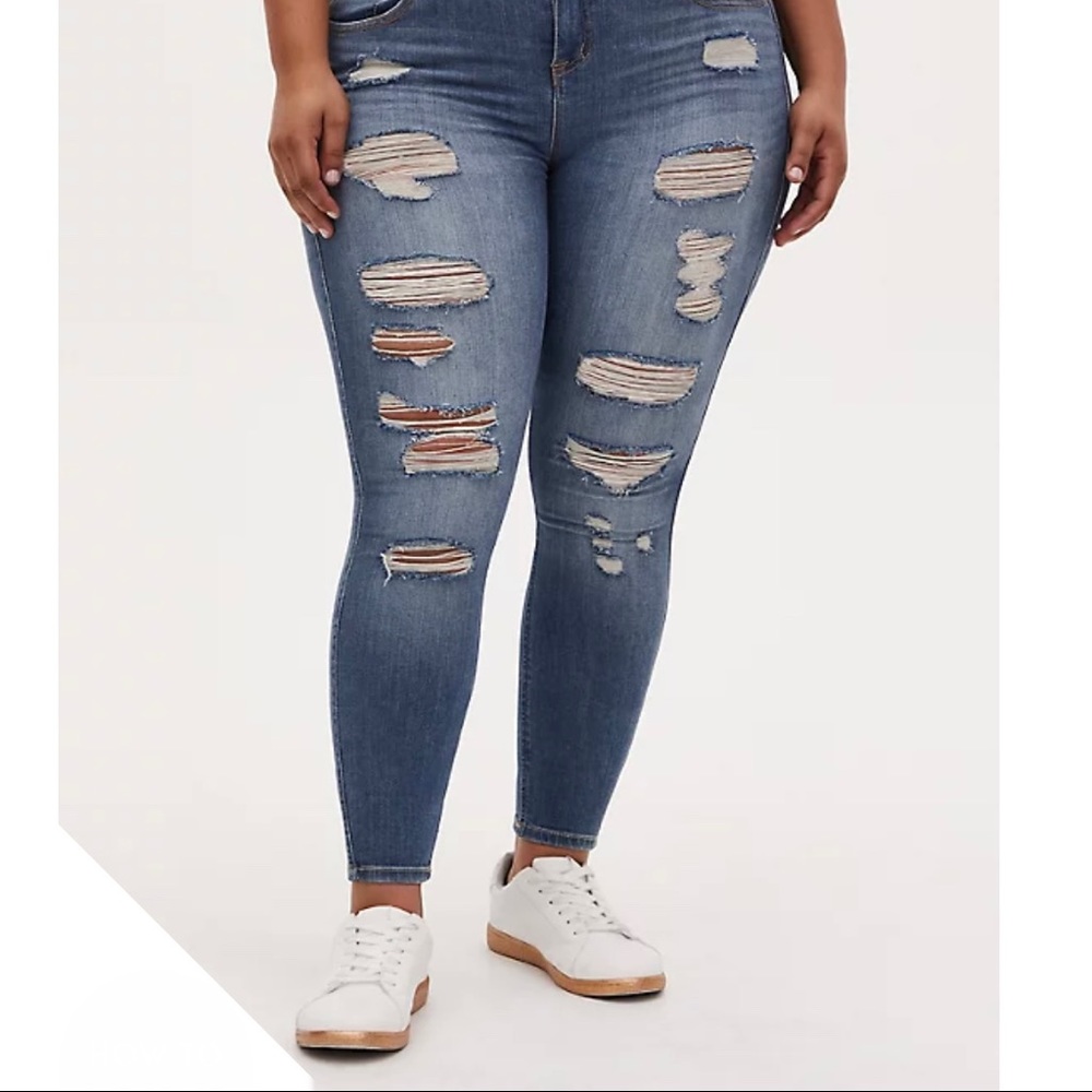 NWT Torrid BOMBSHELL Premium Skinny Jean